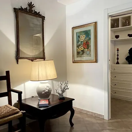 Kitson House تاورمينا