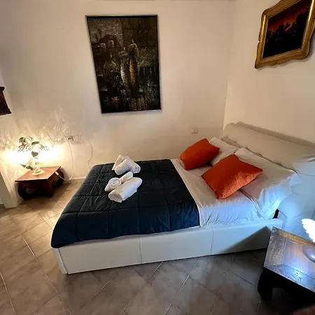 Kitson House تاورمينا